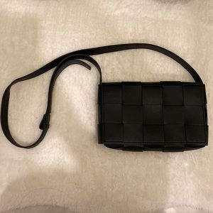 Weaved crossbody bag